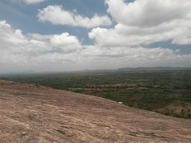Pidurangala ancient Rock