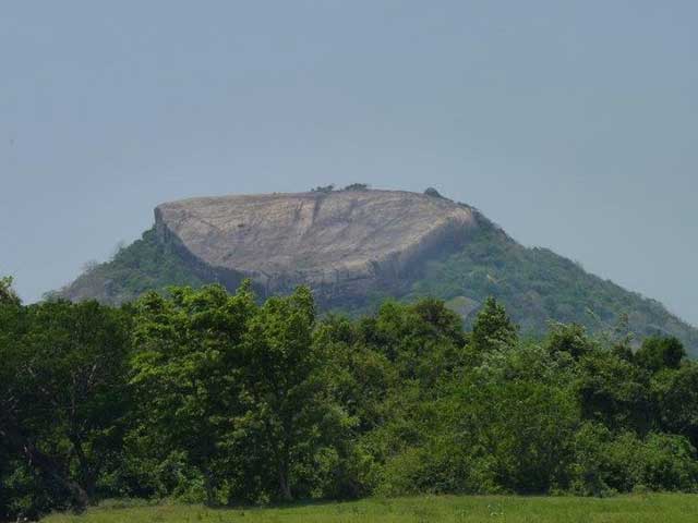 Pidurangala ancient Rock