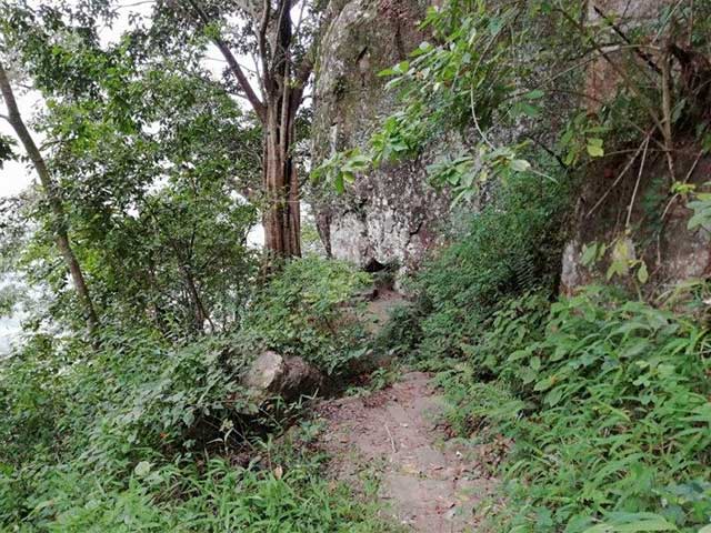 Bible Rock Hike (Bathalegala)