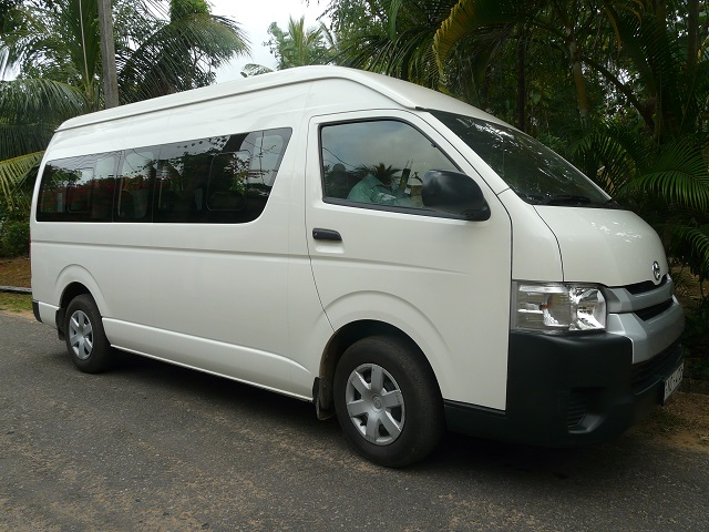 Toyota Hiace 15 Seater