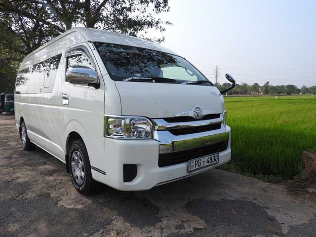 Toyota Hiace 7 Seater