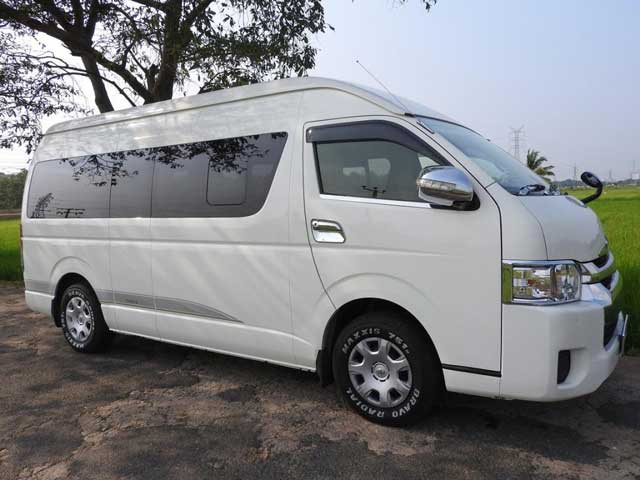 Toyota Hiace 7 Seater